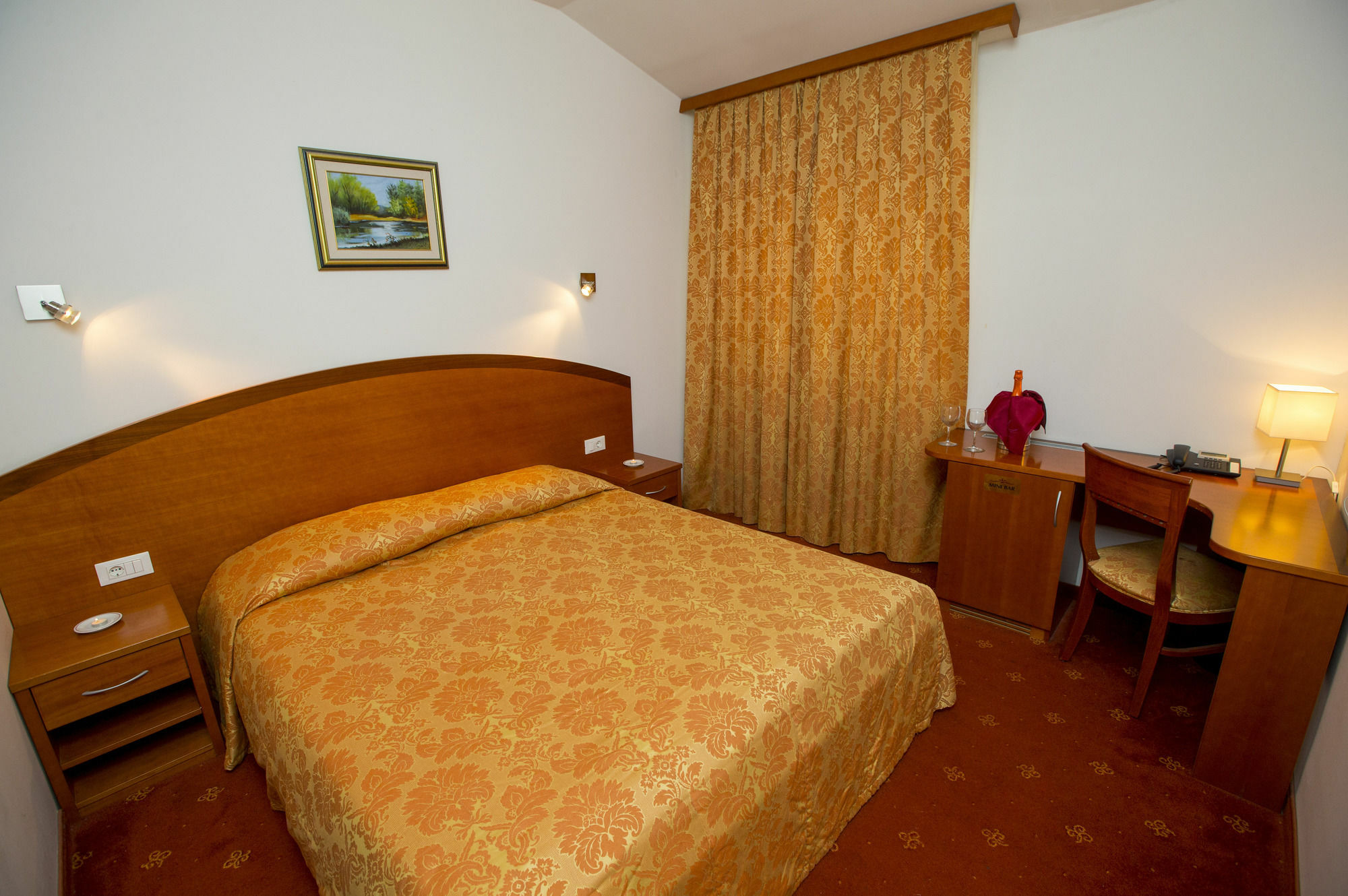 Hotel Medno Exteriör bild